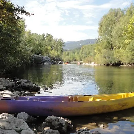 Holiday home Claret *